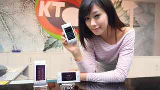 iRiver Cell Phone Is Pure Aluminum and Touchscreen Goodness